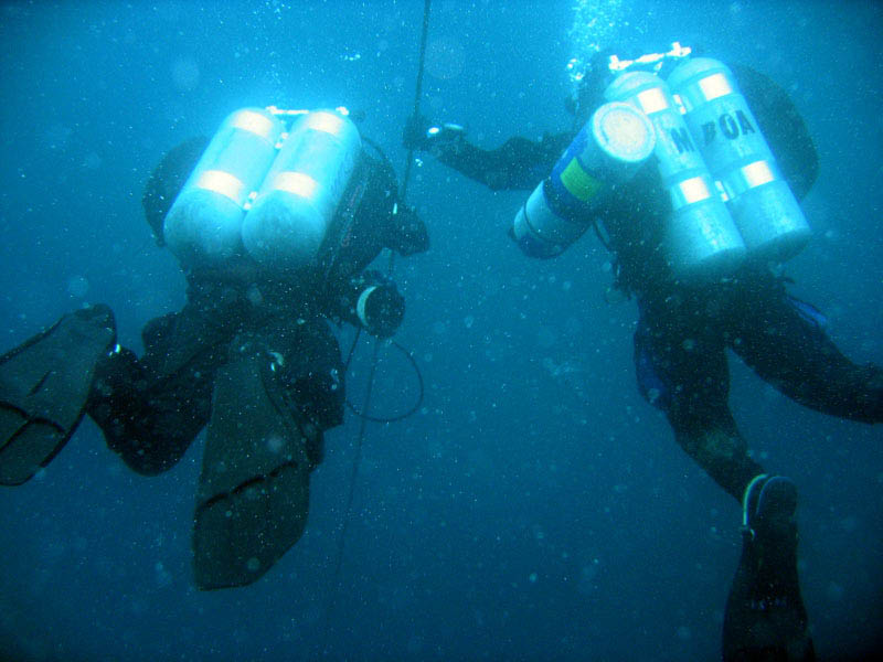 2009-10-17 HMCS Yukon  082e